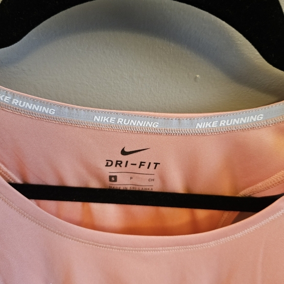 Nike Swoosh Running Dri-Fit Tank Top Women (S) - Picture 2 of 3